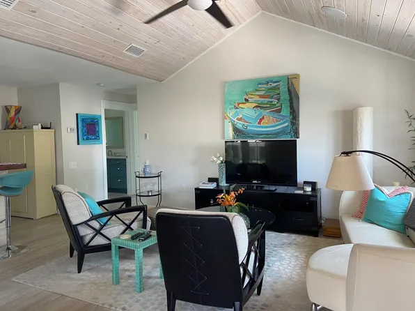 125 1/2 6th Ave NE, Saint Petersburg, FL 33701
