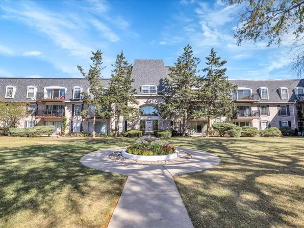 5200 Carriageway Dr APT 119, Rolling Meadows, IL 60008