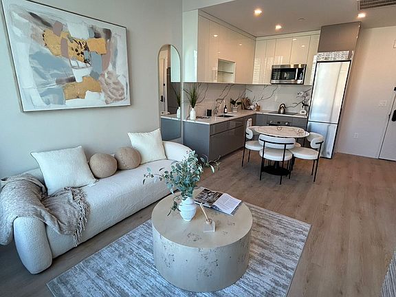 4th image of 4519 Davis St #8D