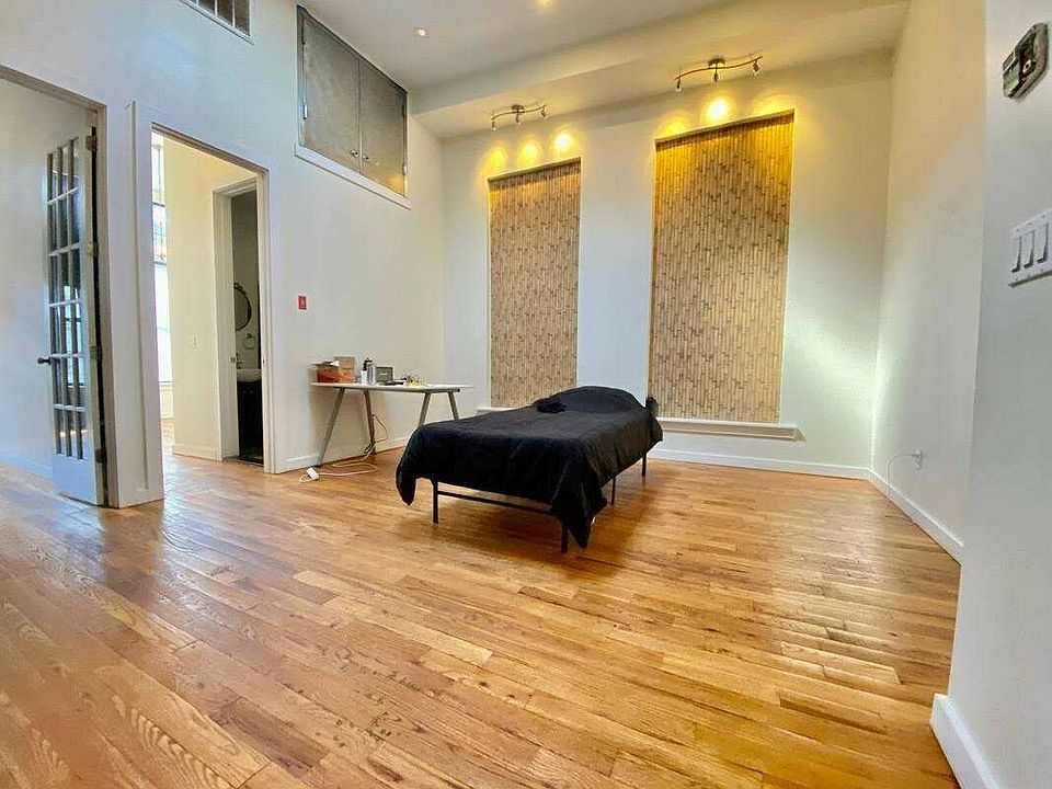 1st image of 30 Park Pl #2