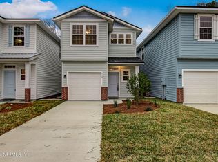 913 S 7th St S, Fernandina Beach, FL 32034