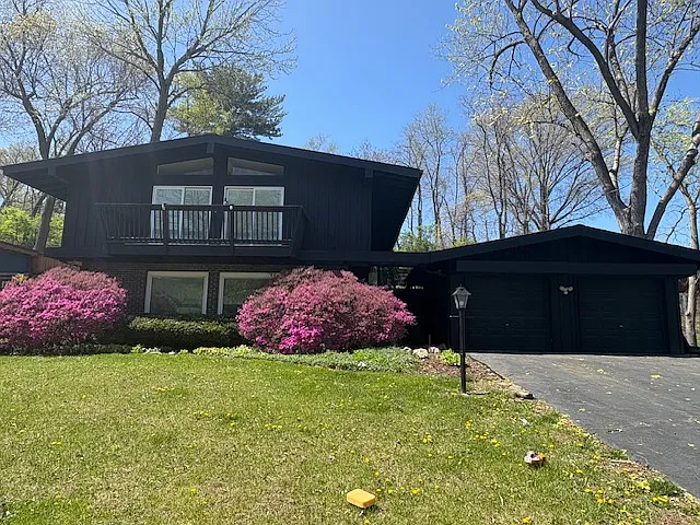 57 Willow Brook Dr — Photo 1