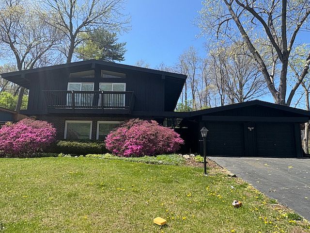 1st image of 57 Willow Brook Dr