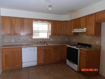 3rd image of 43 Blum St #1