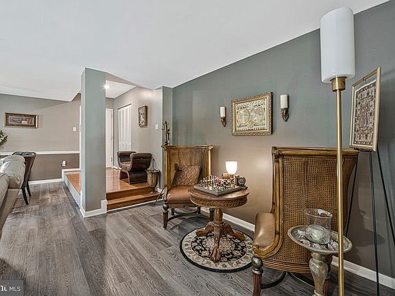 5th image of 15708 Dorset Rd APT 176