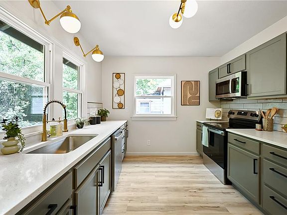 2nd image of 402 E Fair St