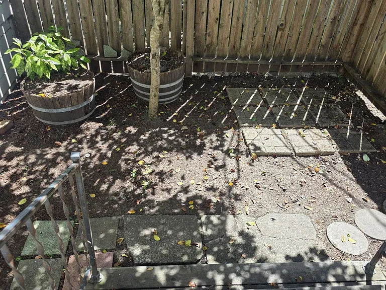111 Junior St — Photo 14