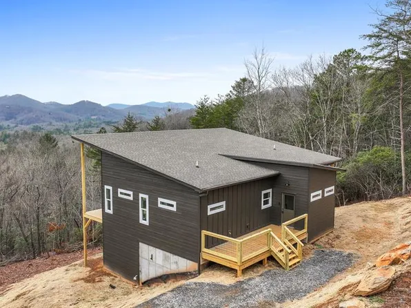 17 Peaks Dr, Hayesville, NC 28904