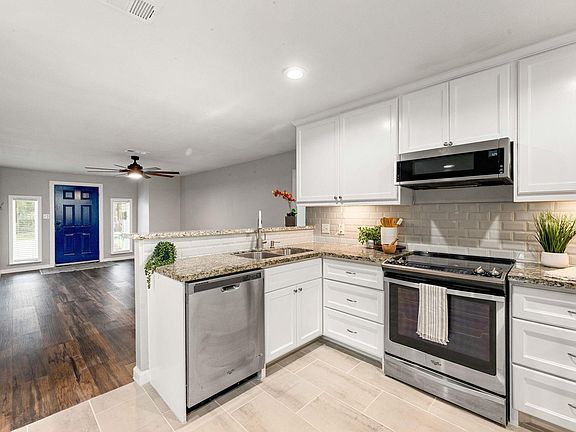 5th image of 7630 Lady St