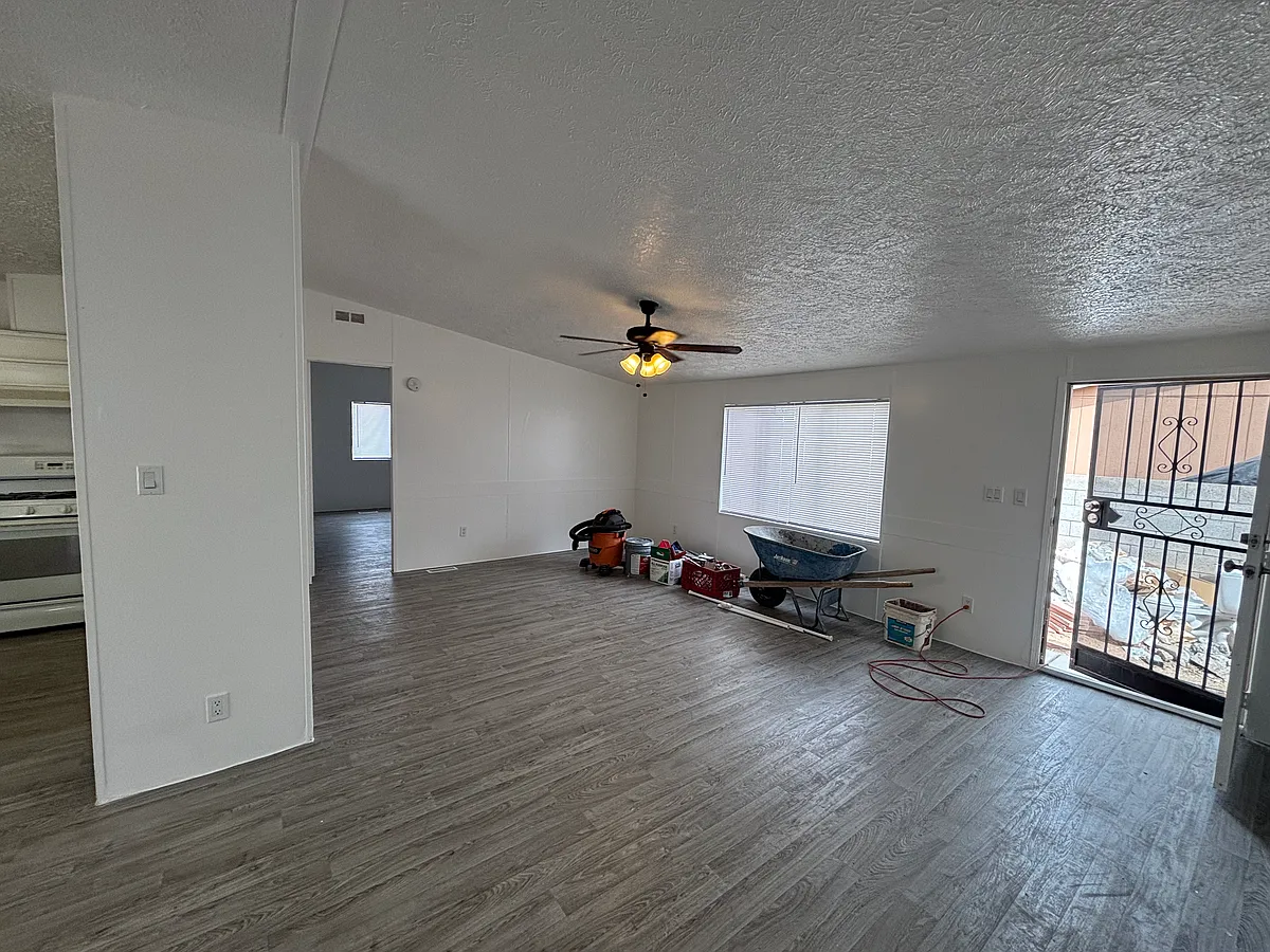 Building Photo - 4098 E White Water Dr