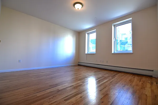 Rented by Triplemint | media 13