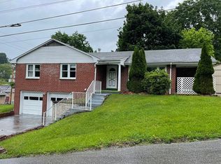 1199 Sands Dr, Fairmont, WV 26554