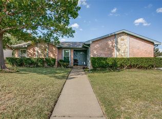 901 Rolling Meadows Dr, Arlington, TX 76015
