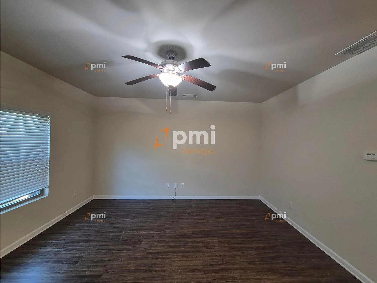 4 bed, 2.5 bath, 1887 sqft, $1,950 — Photo 4
