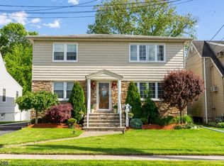 288 Kipp Ave, Elmwood Park, NJ 07407