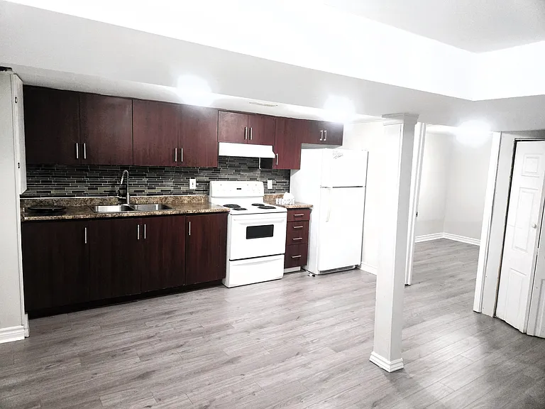 5 Juliana Sq — Photo 4