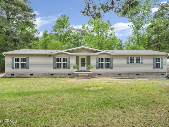 552 Colonial Landing Road SE, Bolivia, NC 28422