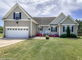 112 Creekside Dr, Moyock, NC 27958