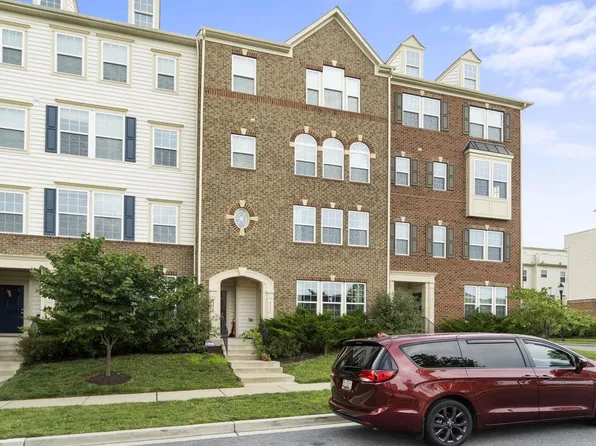 5318 N Center Dr, Greenbelt, MD 20770