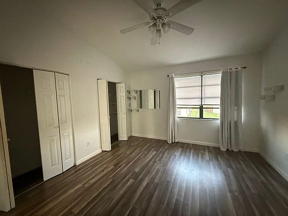 3rd image of 1150 Parkside Green Dr APT C