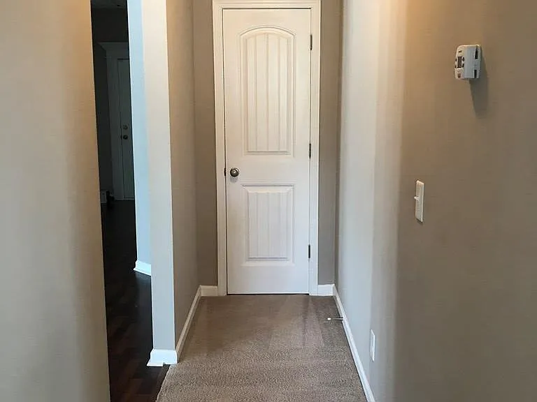 909 Rachel Ln — Photo 6