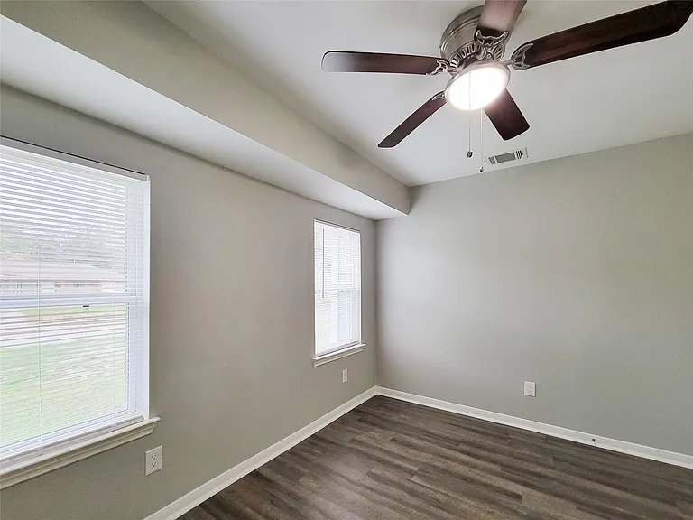 5242 Keystone St — Photo 11