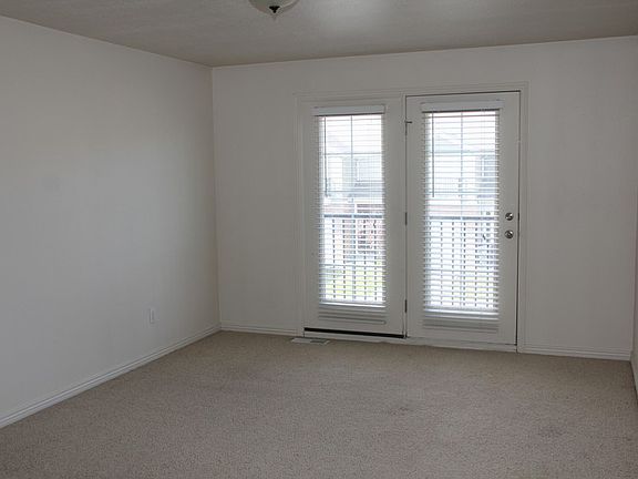 5th image of 1488 N August Dr Unit 32