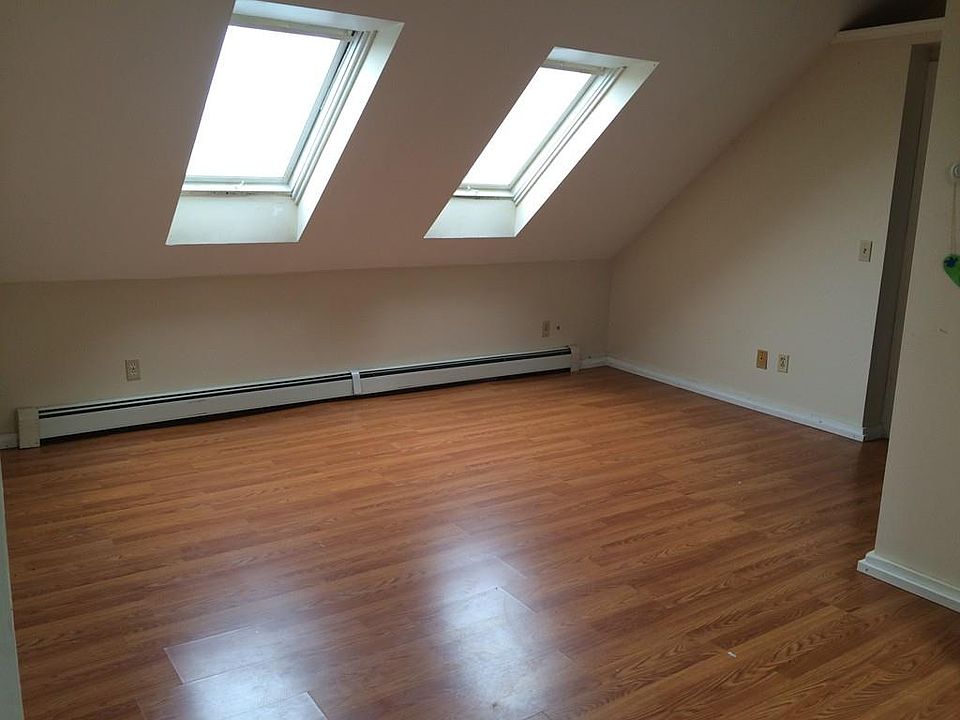 2nd image of 41 School St APT 3