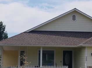 988 Skylark Ln, Grants Pass, OR 97527