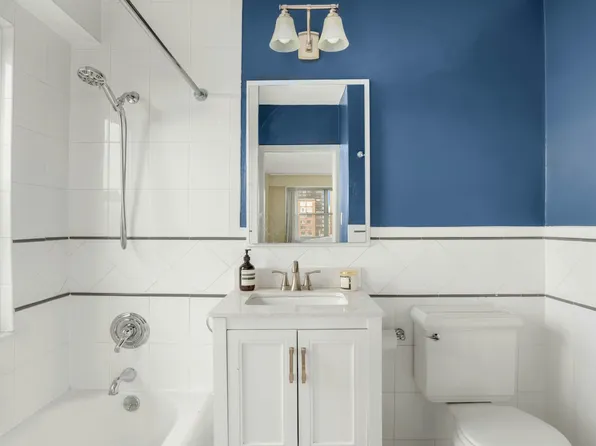 400 East 56th Street image 10 of 14