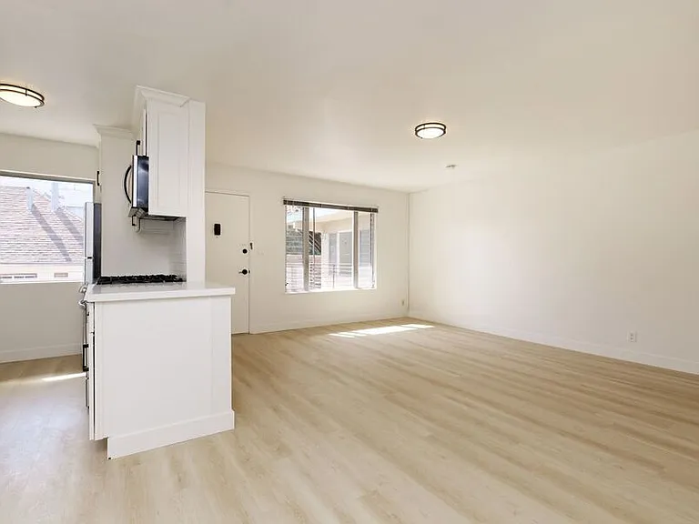 407 Vernon St — Photo 25