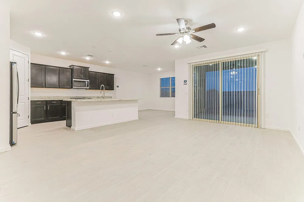 4 bed, 2.0 bath, 2140 sqft, $2,380 — Photo 3