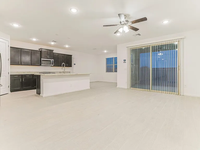 4576 W Hannah St — Photo 3