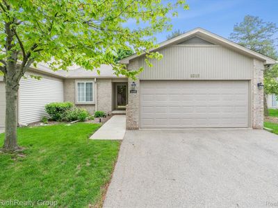 6808 Deer Run Ct S, Westland, MI, 48185