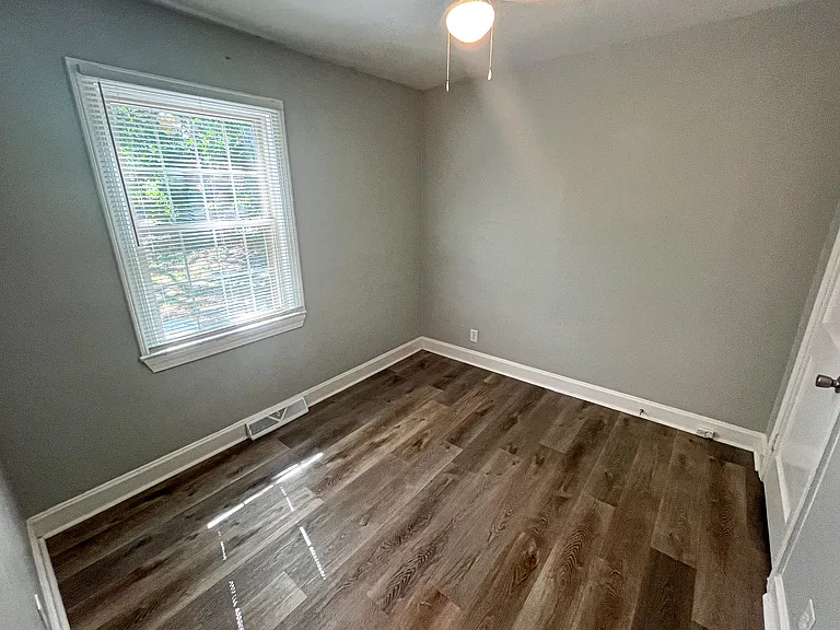 2905 Trent St — Photo 9
