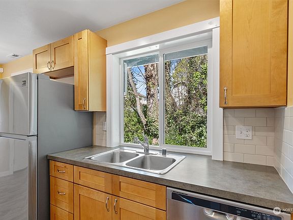 2nd image of 109 Olympic Avenue