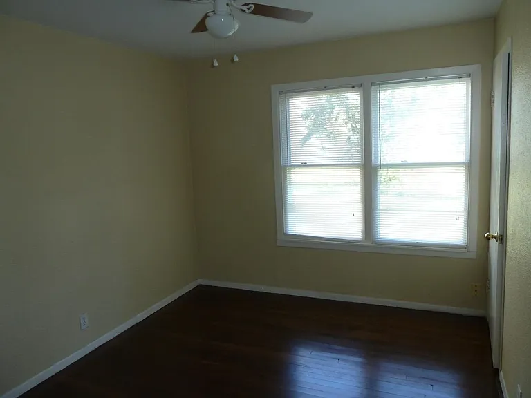 1006 Ronald Dr — Photo 7
