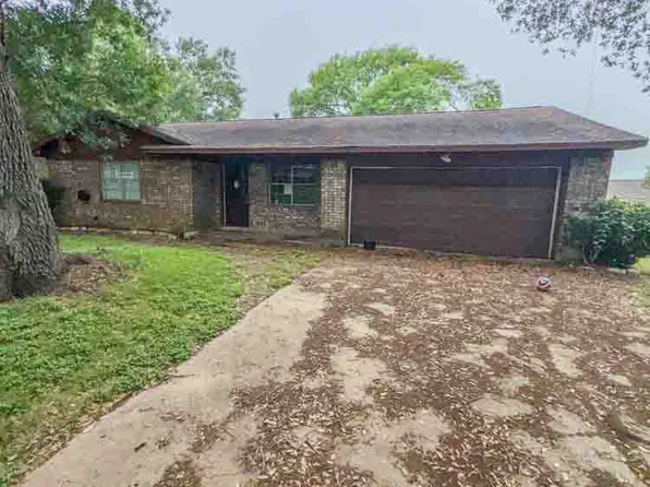 203 N Drumm St, Brenham, TX 77833