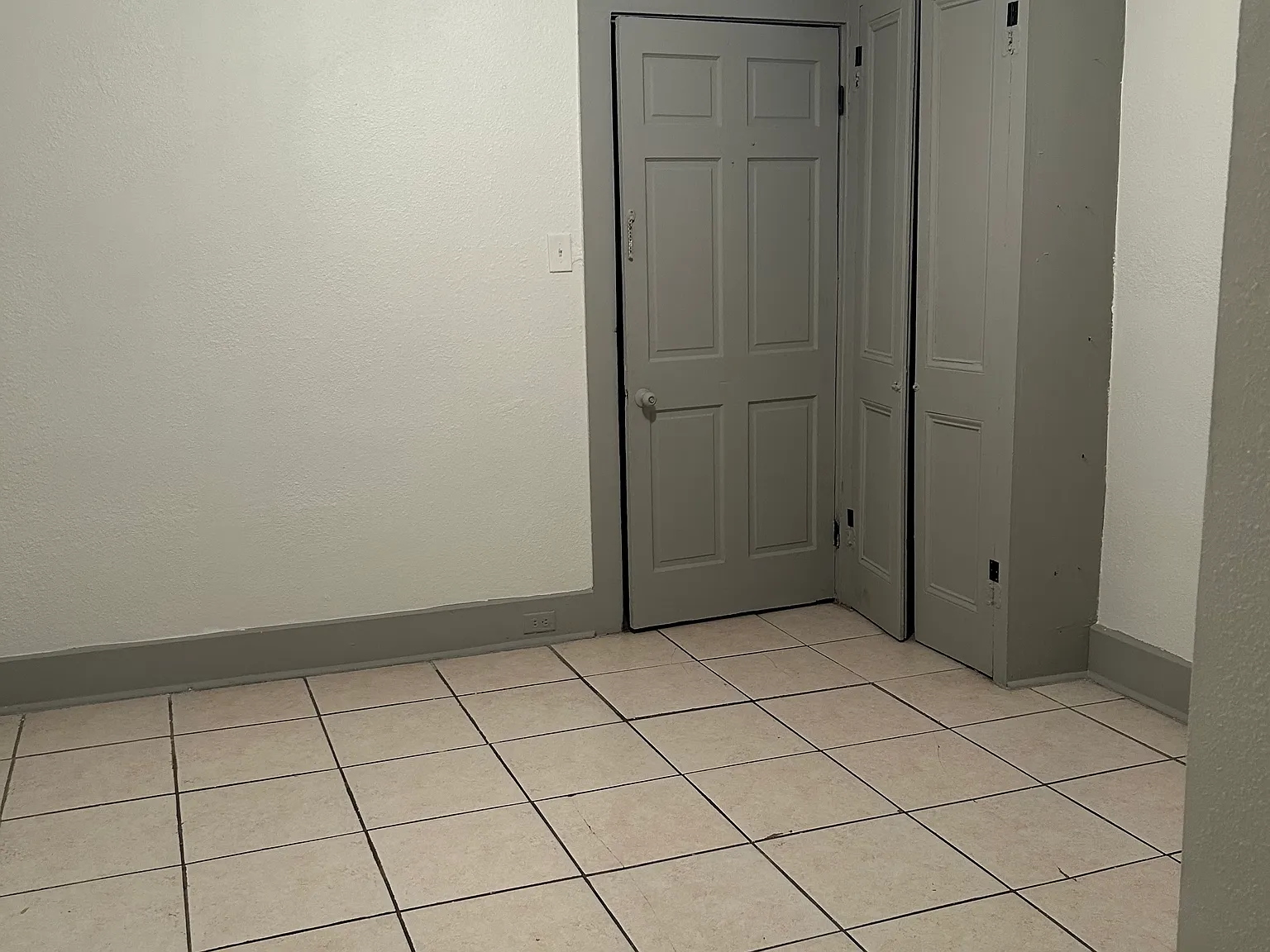 2 bed, 1000 sqft, $1,350 — Photo 4