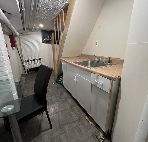 552 River St #B — Photo 4