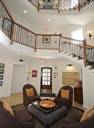 4th image of 127 E Clinton Pl APT 1A