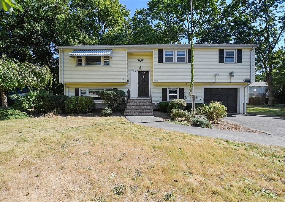 1st image of 10 Crowley Dr