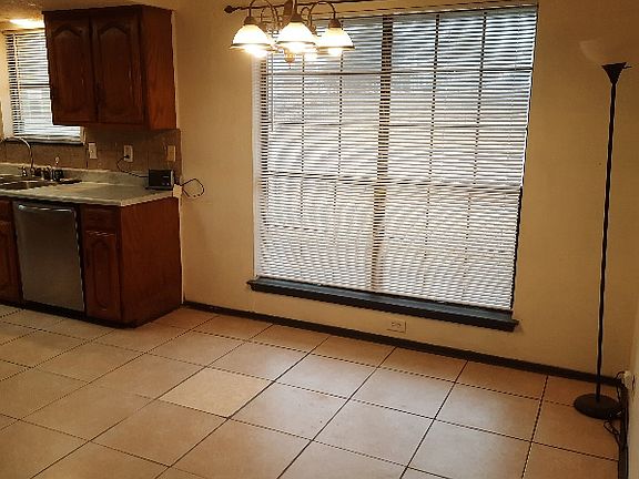 2nd image of 5401 Knollridge Dr