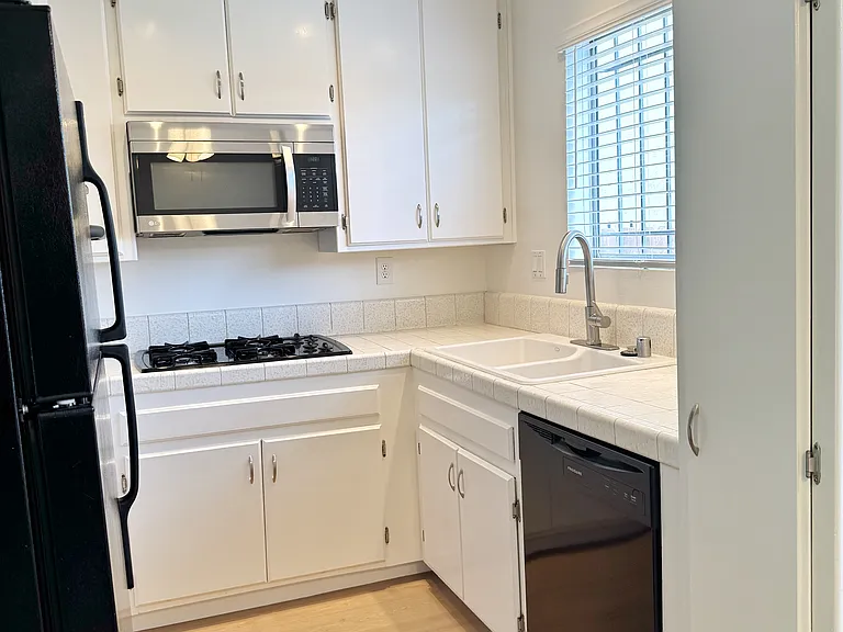 3966 Cleveland Ave #6 — Photo 15