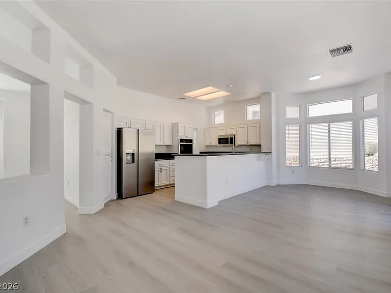 10800 Mission Lakes Ave — Photo 11