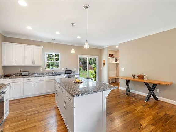 4th image of 6037 Lura Rd