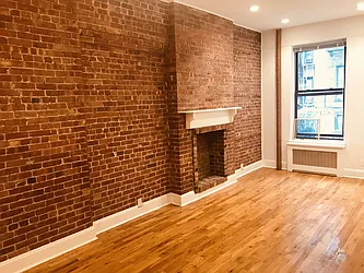 Rented by Metropolis Real Estate of Manhattan