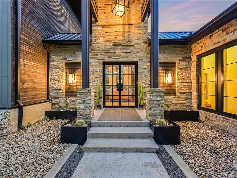297 Blue Sky Ln — Photo 3