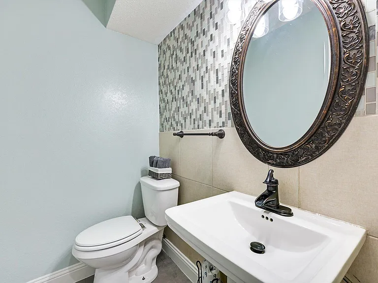 105 Brandy Ln — Photo 23