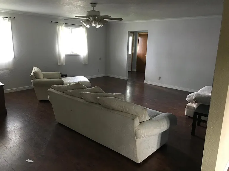 185 N Robinson St — Photo 3